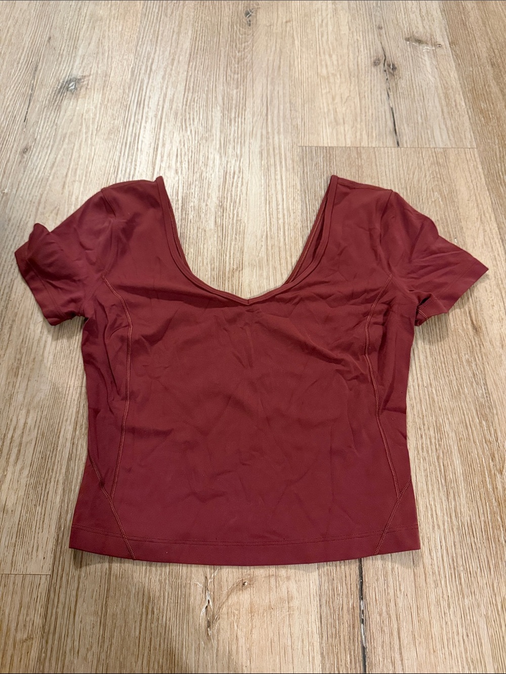 Women's Scoop Neck Short Sleeve Top - Burgundy
